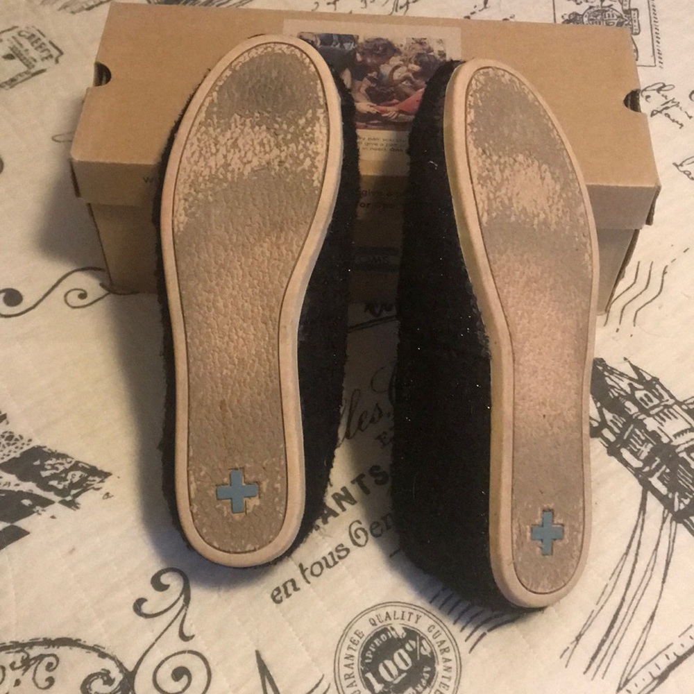 Toms - Picture 2 of 3